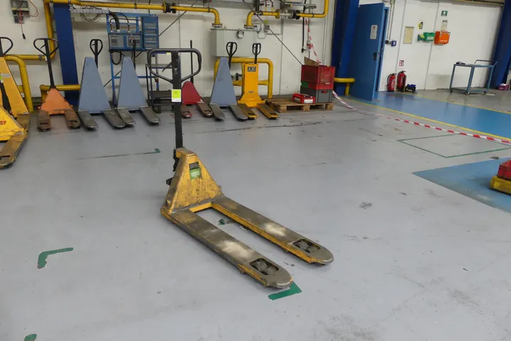 EDE - Hubwagen Tragkraft: max. 2500 kg / Baujahr: 2018